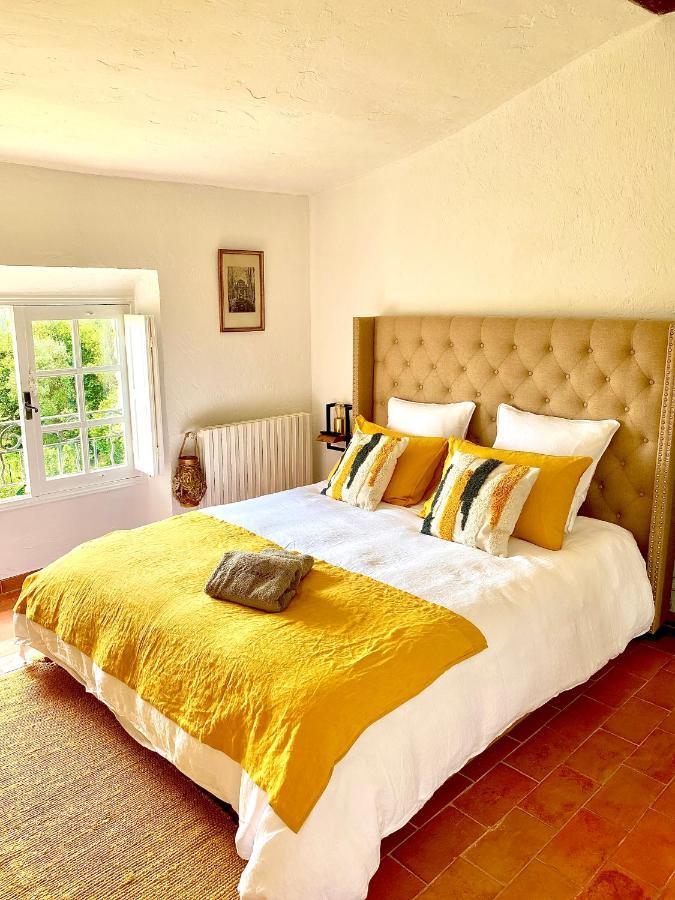 L'Effrontee Bed and Breakfast Tourrettes-sur-Loup Exteriör bild
