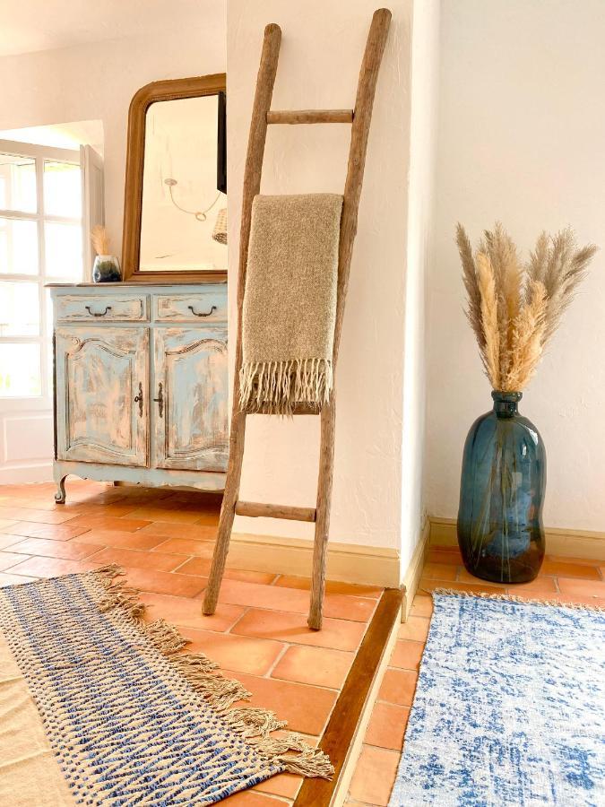 L'Effrontee Bed and Breakfast Tourrettes-sur-Loup Exteriör bild
